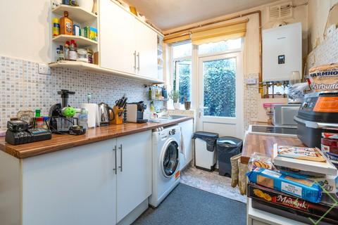 2 bedroom maisonette for sale, London N20