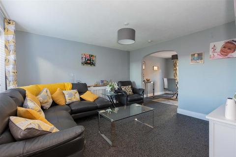 3 bedroom end of terrace house for sale, Dunster Gardens, Slough