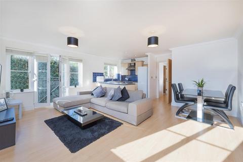 2 bedroom flat for sale, Bloomsbury Close, London, NW7