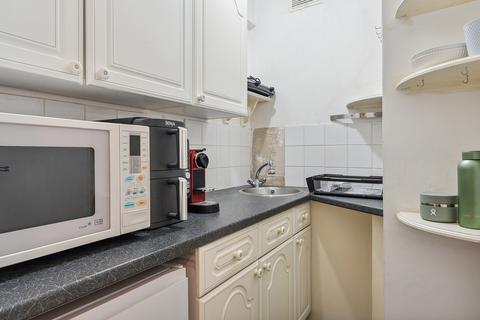 Studio for sale, Russell Court, London, WC1H