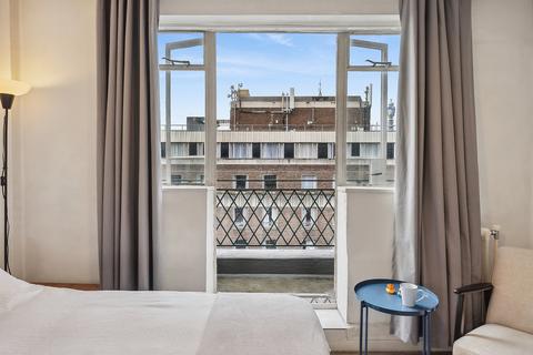 Studio for sale, Russell Court, London, WC1H