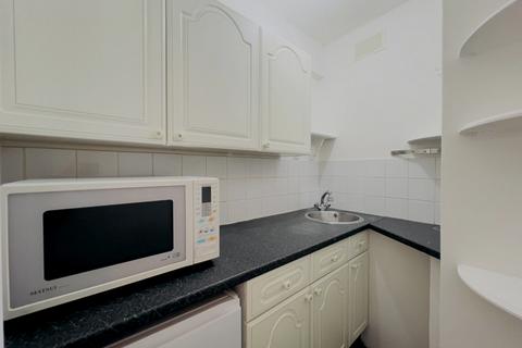 Studio for sale, Russell Court, London, WC1H