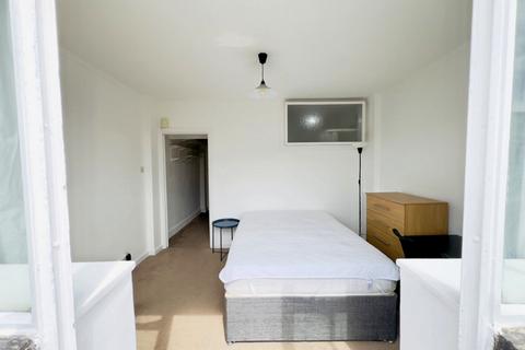 Studio for sale, Russell Court, London, WC1H