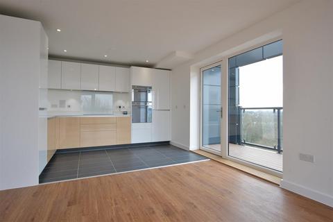 2 bedroom apartment to rent, Huntingdon Drive, Harold Wood, RM3