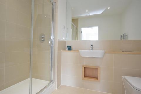 2 bedroom apartment to rent, Huntingdon Drive, Harold Wood, RM3