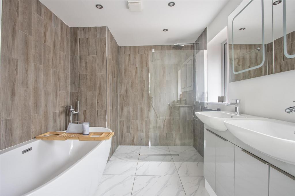 Master Ensuite