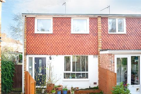 3 bedroom end of terrace house for sale, Campbell Close, Twickenham