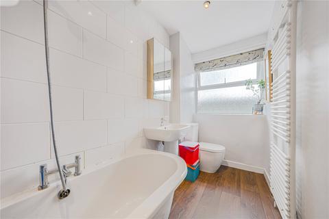 15 Campbell Close, Twickenham, TW2 5BZ