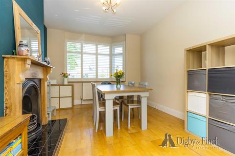 9 Thomas Avenue, Radcliffe On Trent, Nottingham, NG12 2HT