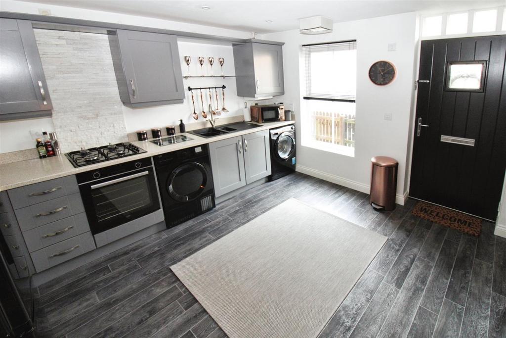 Fitted Dining Kitchen