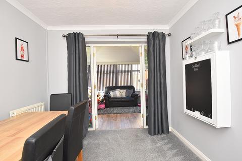 13 Blackmore Chase, Wincanton, BA9 9SB