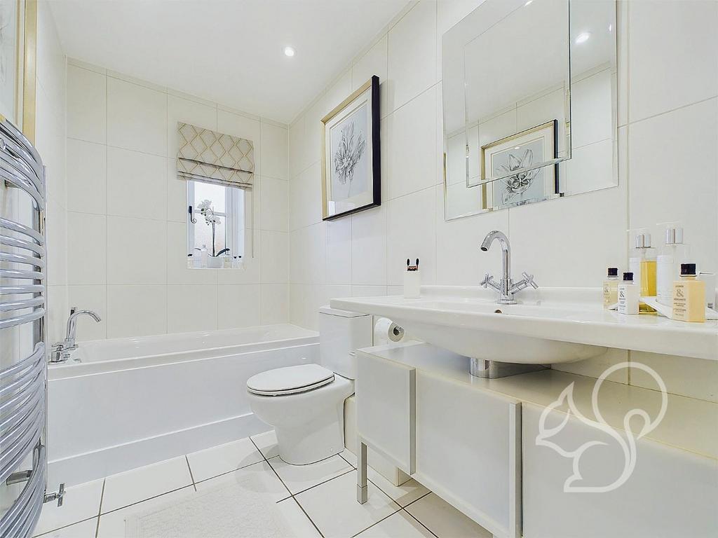 CAM01659 G0-PR0320-STILL022.jpg