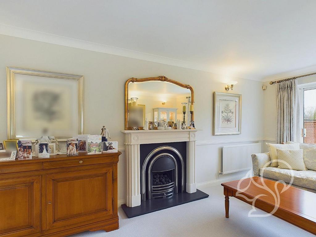 CAM01659 G0-PR0320-STILL013.jpg