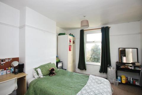 4 bedroom terraced house to rent, Park Road, Bristol BS7