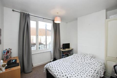 4 bedroom terraced house to rent, Park Road, Bristol BS7