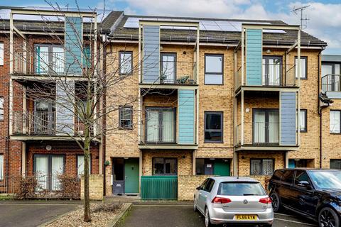 3 bedroom maisonette for sale, Dairy Close, Enfield EN3