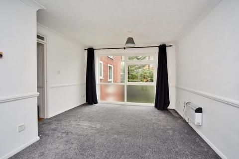 2 bedroom apartment to rent, Fulmer Court, Surbiton