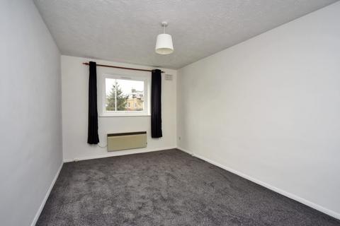 2 bedroom apartment to rent, Fulmer Court, Surbiton