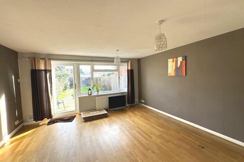 3 bedroom semi-detached house to rent, Douglas Road, Surbiton KT6