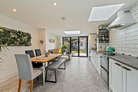 4 bedroom terraced house for sale, York Road, Teddington