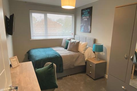 37 Shefford Crescent, Wokingham, RG40 1YP
