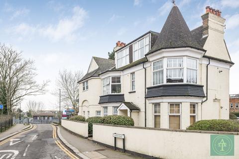 1 bedroom flat for sale, Farm Road, London, N21