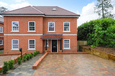 3 bedroom semi-detached house for sale, Fernhill, Oxshott, KT22