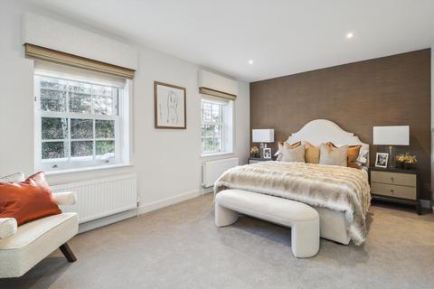 3 bedroom semi-detached house for sale, Fernhill, Oxshott, KT22