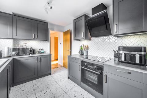 2a Coveham Crescent, Cobham, KT11 1AP