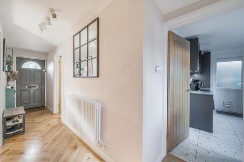 2a Coveham Crescent, Cobham, KT11 1AP