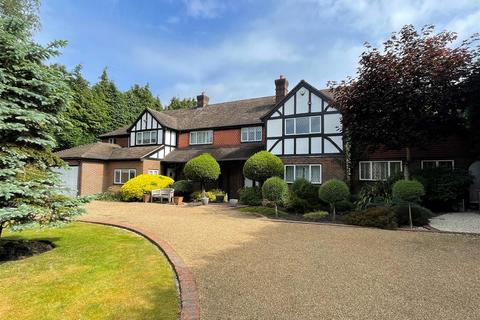 5 bedroom detached house for sale, Woodland Way, Kingswood