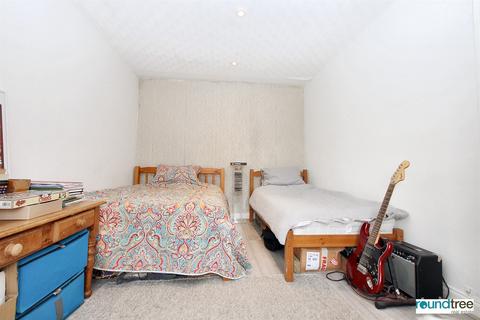 4 Riverside, London, NW4 3TX