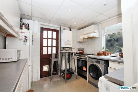 4 Riverside, London, NW4 3TX