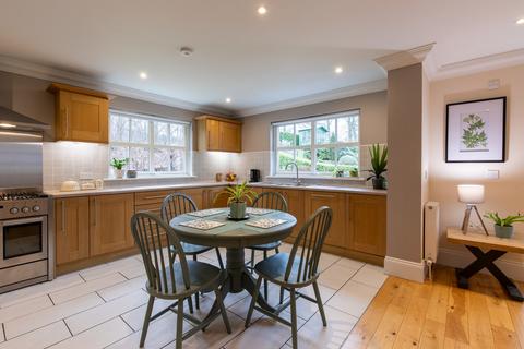 10 Lagreach Brae, Pitlochry, PH16 5QQ