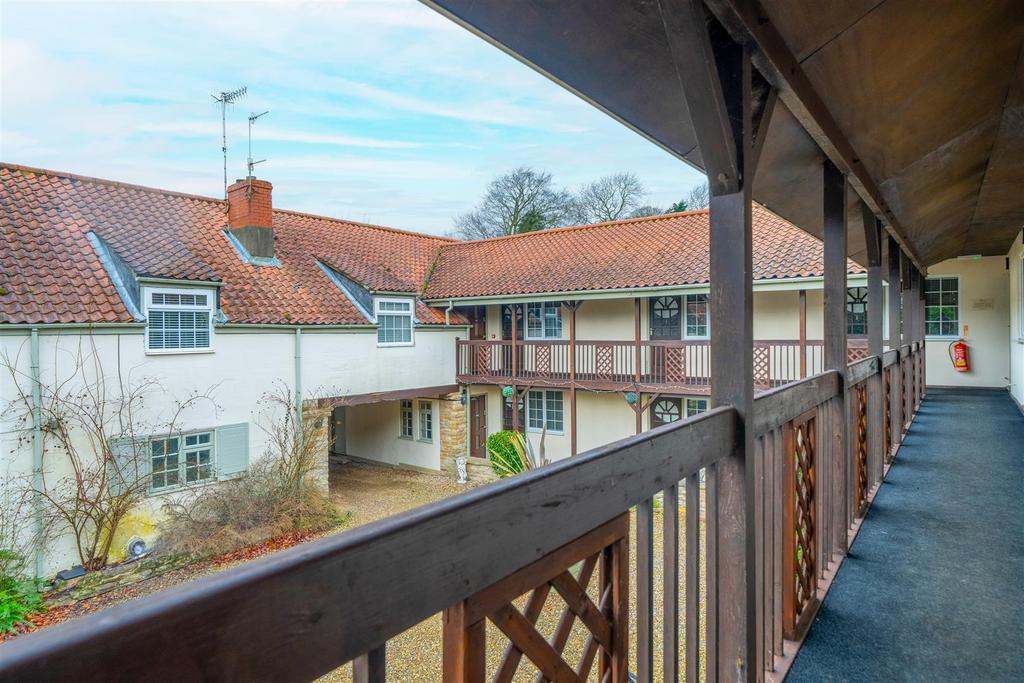 24235 East Ayton Lodge Hotel-050.jpg