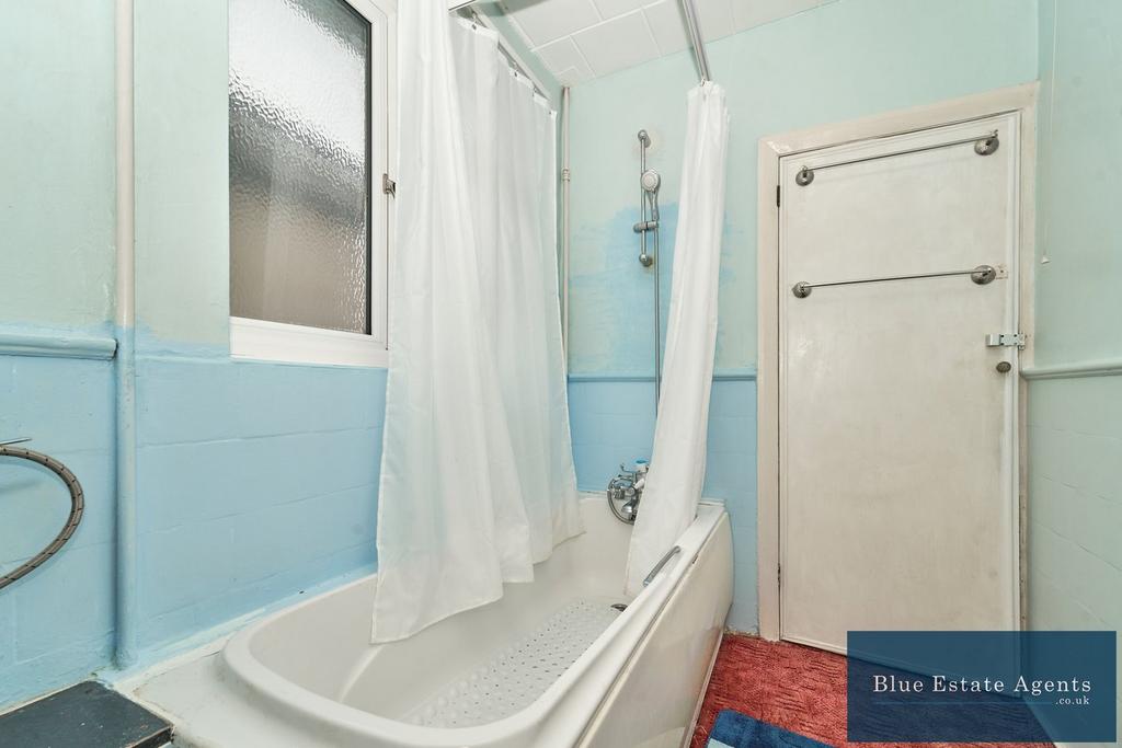 First Floor Family Bathroom Suite