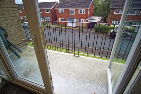 2 bedroom flat to rent, 2 Bed Flat to Let on Spinney Brow,Preston