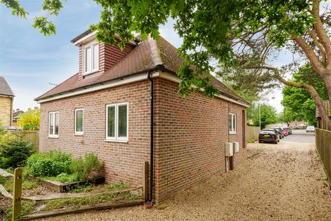 3 bedroom detached bungalow for sale, Fern Close, Petersfield, Hampshire