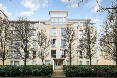 Melliss Avenue, Kew, Surrey, TW9