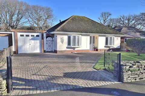 3 bedroom detached bungalow for sale, Crossmead Avenue, New Milton, Hampshire. BH25 6NF