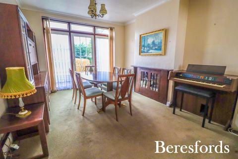 3 bedroom semi-detached house for sale, Meadowside Road, Upminster, RM14