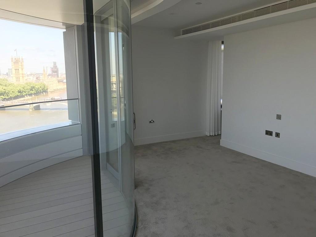 MASTER BEDROOM with EN SUITE ENTRANCE