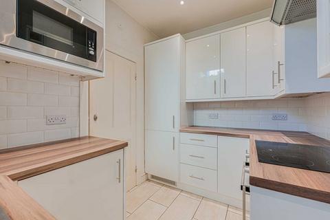 90 Bournemouth Park Road, Southend-on-sea, SS2 5LS