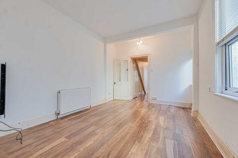 90 Bournemouth Park Road, Southend-on-sea, SS2 5LS