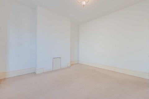 90 Bournemouth Park Road, Southend-on-sea, SS2 5LS