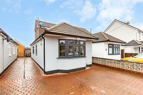 3 bedroom bungalow for sale, King Edward Avenue, Rainham, RM13