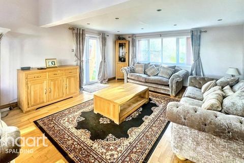 4 bedroom detached house for sale, Holbeach Clough PE12