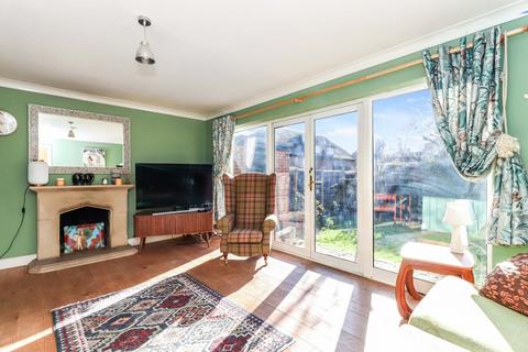 4 Bell Close, Beaconsfield, HP9 1AT
