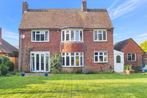 4 bedroom detached house for sale, Sandyhurst Lane, Ashford