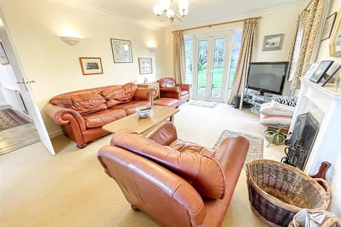 4 bedroom detached house for sale, Sandyhurst Lane, Ashford